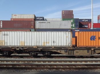 freight-train-363436_1920